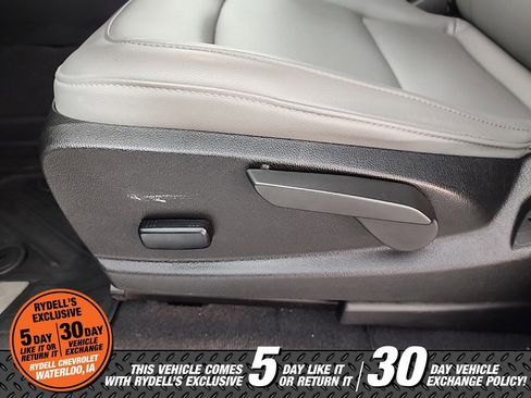 Used 2022 Chevrolet Colorado W/T w/ Custom Special Edition image 18