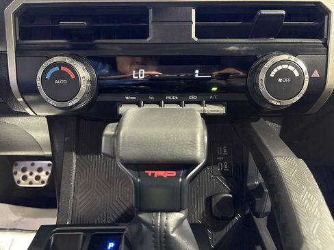 Used 2025 Toyota Tacoma TRD Sport AWD/4WD image 20