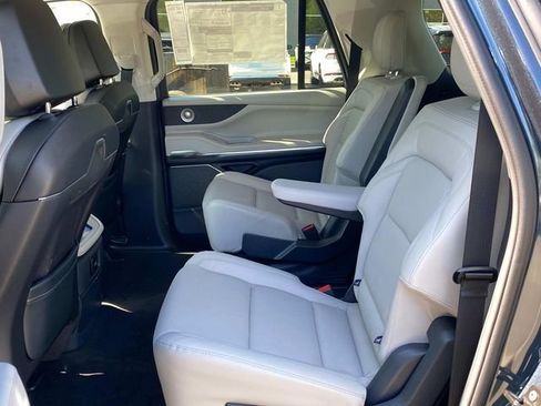 New 2026 Lincoln Navigator L Reserve AWD/4WD image 7