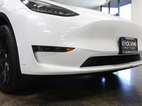 Used 2021 Tesla Model Y Long Range AWD/4WD image 22