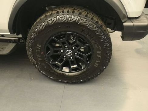New 2026 Ford Bronco Badlands AWD/4WD image 9