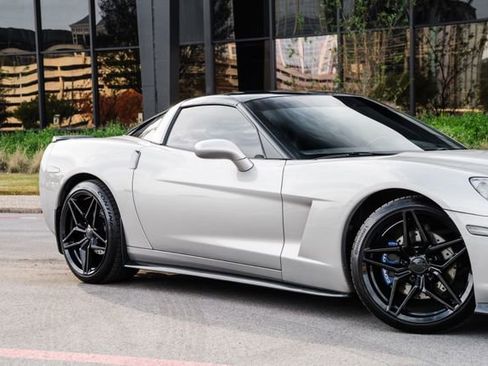 Used 2005 Chevrolet Corvette Coupe w/ Preferred Equipment Group image 48