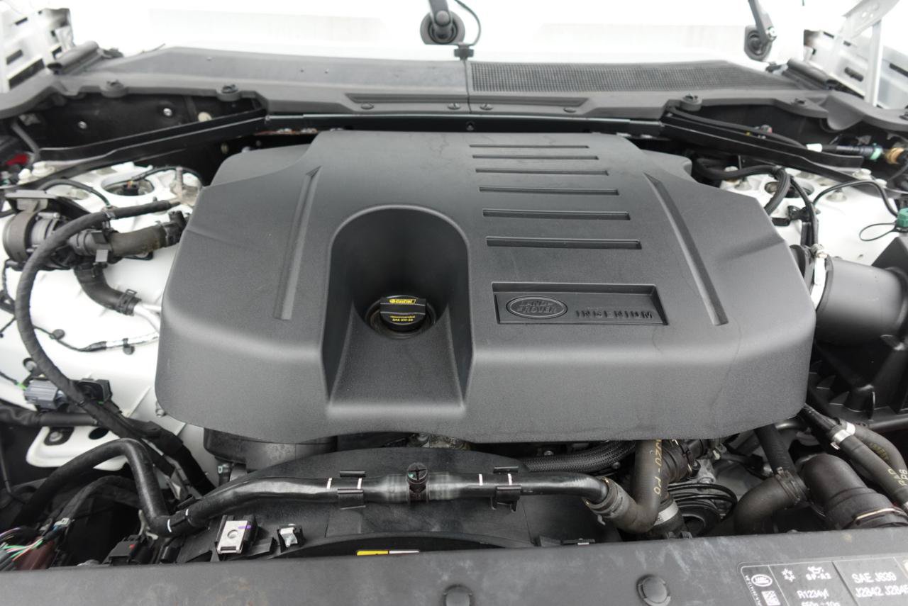 Used 2023 Land Rover Defender 110 SE AWD/4WD image 23