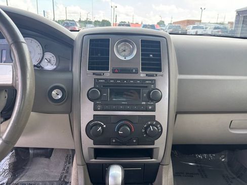 Used 2007 Chrysler 300 Touring RWD image 25