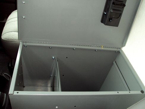 Used 2011 Chevrolet Express 1500 AWD image 23