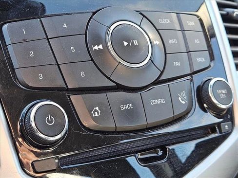 Used 2015 Chevrolet Cruze LT image 11