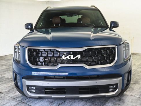Used 2023 Kia Telluride SX Prestige X-Pro AWD/4WD image 2
