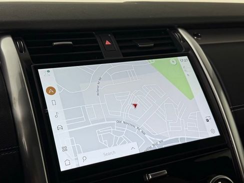 New 2025 Land Rover Discovery Dynamic SE image 16