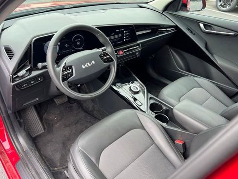 Certified 2025 Kia Niro Wind w/ Wind Preserve Package FWD image 15