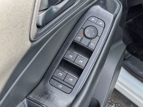 Used 2024 Nissan Rogue S image 19