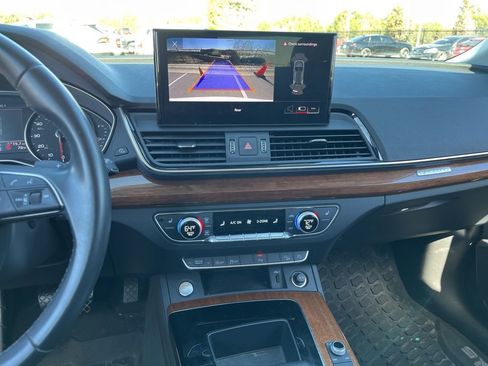 Used 2023 Audi Q5 2.0T Premium w/ Convenience Package image 18