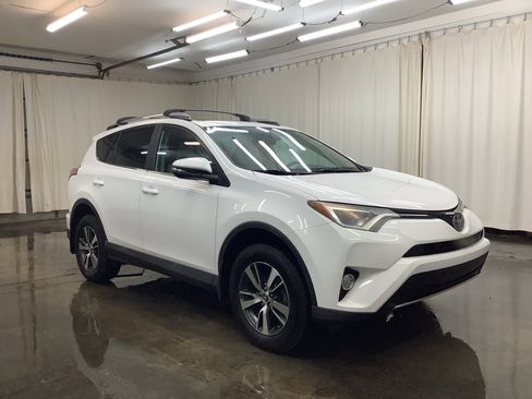 Used 2017 Toyota RAV4 XLE image 4