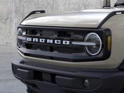 New 2025 Ford Bronco Outer Banks w/ Sasquatch Package image 19