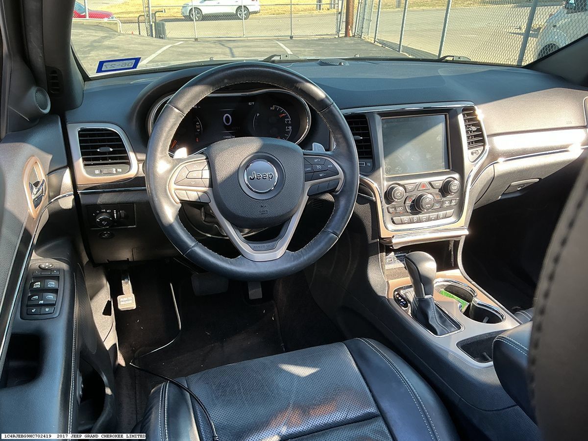 Used 2017 Jeep Grand Cherokee Limited w/ Luxury Group II RWD image 13