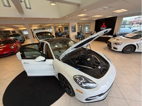 Used 2019 Porsche Panamera 4 AWD/4WD image 41