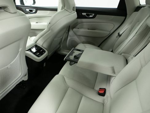 Used 2024 Volvo XC60 B5 Ultimate image 27