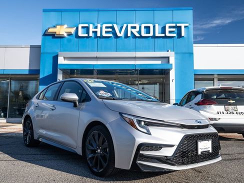 Used 2024 Toyota Corolla SE image 1