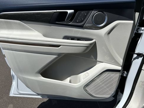 New 2026 Buick Enclave Avenir w/ Super Cruise Package FWD image 23