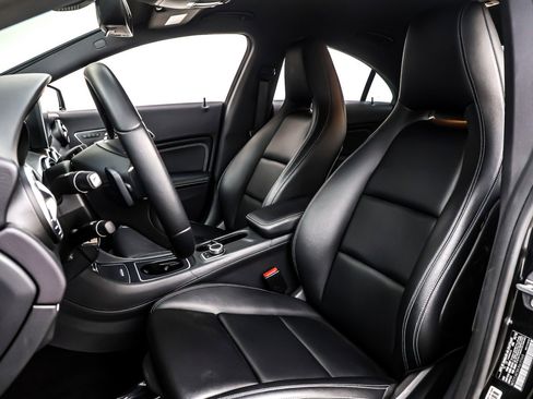 Used 2018 Mercedes-Benz CLA 250 image 17