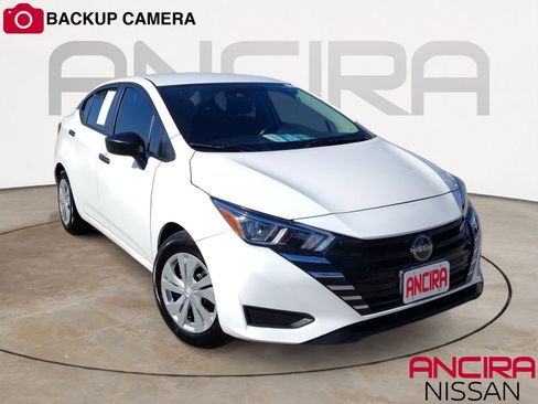 Used 2023 Nissan Versa S image 1