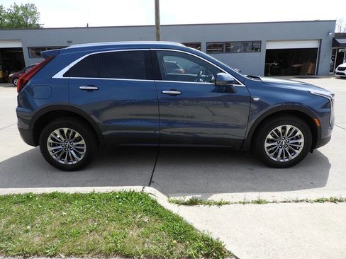 Used 2025 Cadillac XT4 Premium Luxury w/ Cold Weather Package AWD/4WD image 11