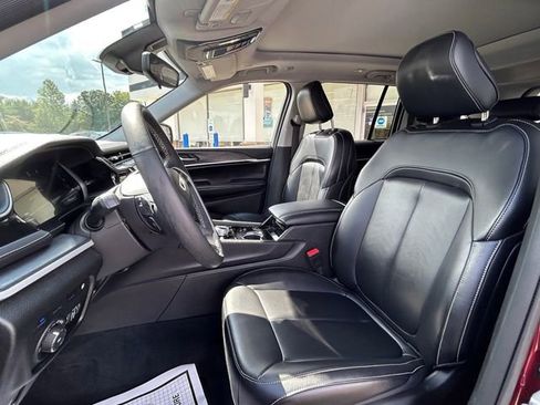 Used 2023 Jeep Grand Cherokee 4WD 4xe image 11