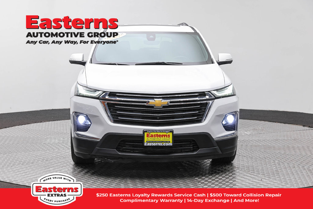 Used 2023 Chevrolet Traverse LT w/ LT Premium Package AWD/4WD image 3