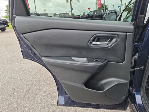 Used 2024 Nissan Rogue SV FWD image 27