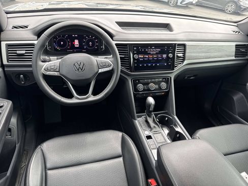 Certified 2022 Volkswagen Atlas Cross Sport SE FWD image 7