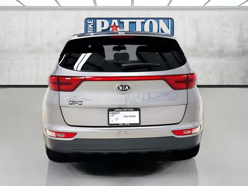 Used 2019 Kia Sportage LX image 6
