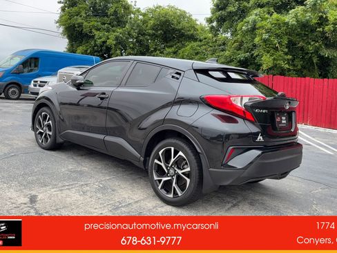 Used 2019 Toyota C-HR XLE FWD image 4