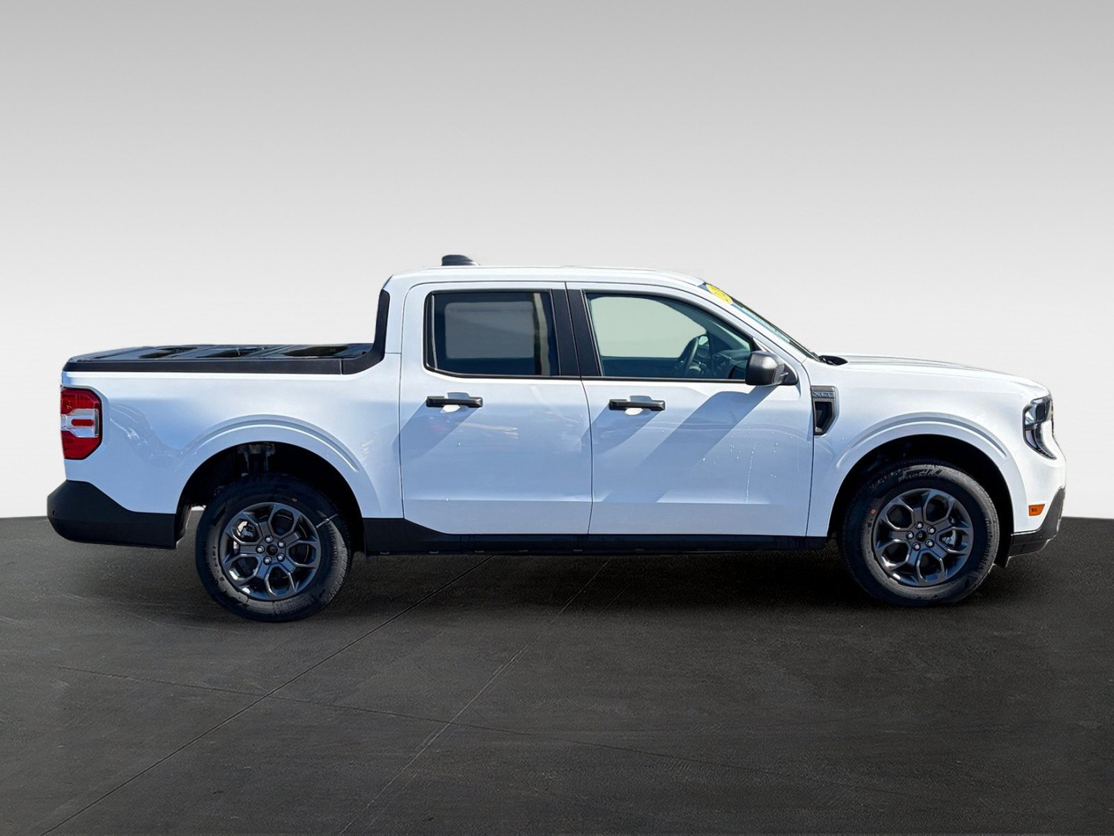 Used 2025 Ford Maverick XLT w/ Equipment Group 301A AWD/4WD image 4