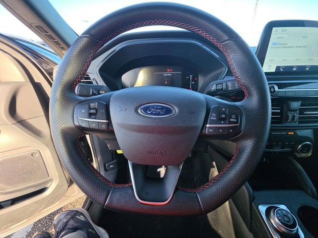 Used 2025 Ford Escape ST-Line FWD image 11