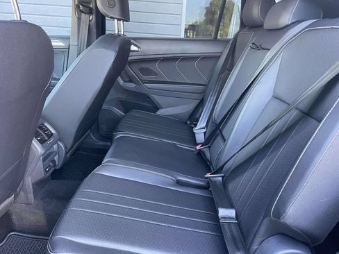 Certified 2024 Volkswagen Tiguan SE R-Line FWD image 15