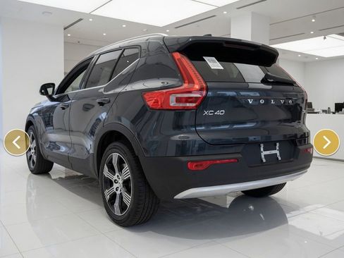 Used 2021 Volvo XC40 T4 Inscription FWD image 5