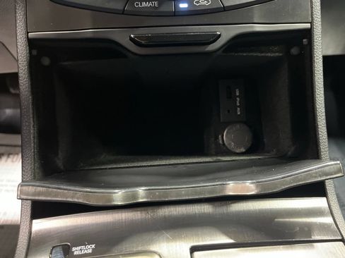 Used 2013 Hyundai Azera w/ Technology Pkg FWD image 27