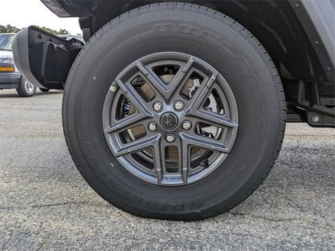 New 2025 Jeep Gladiator Sport image 10