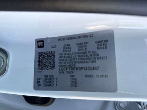 Used 2023 Chevrolet Colorado W/T w/ Advanced Trailering Package AWD/4WD image 30