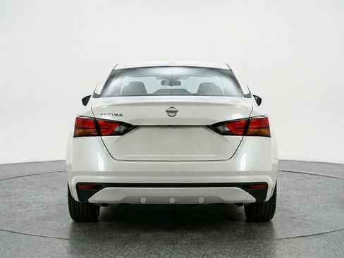 Used 2025 Nissan Altima 2.5 SV image 7