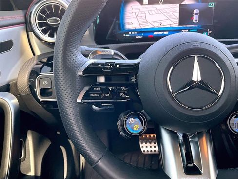 Used 2025 Mercedes-Benz CLA 35 AMG 4MATIC image 24