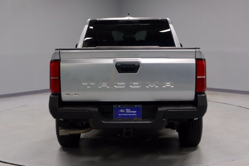 Used 2025 Toyota Tacoma SR AWD/4WD image 10