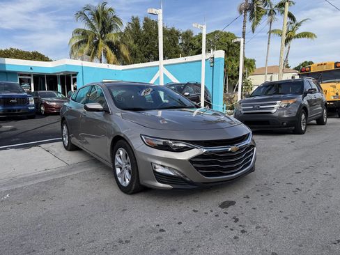 Used 2023 Chevrolet Malibu LT w/ Driver Confidence Package image 3