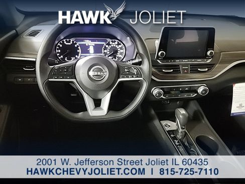Used 2025 Nissan Altima 2.5 SV FWD image 14