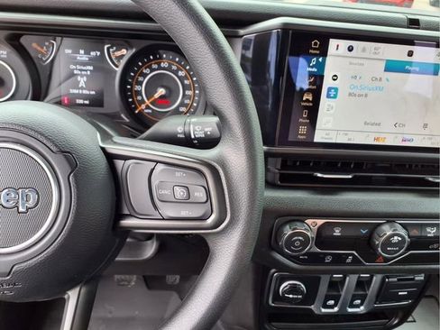 Used 2026 Jeep Wrangler Sport AWD/4WD image 20