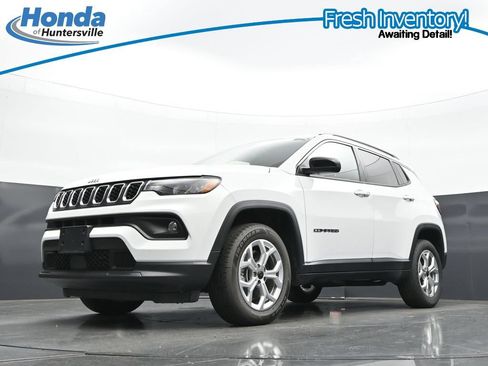 Used 2025 Jeep Compass Latitude AWD/4WD image 28