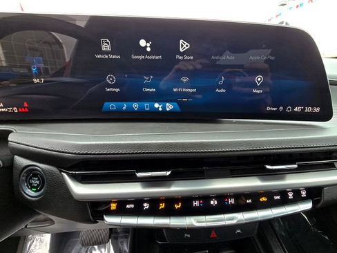 Used 2024 Cadillac XT4 Premium Luxury image 12