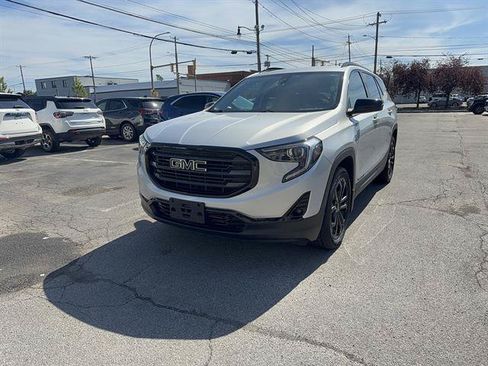 Used 2020 GMC Terrain SLT w/ Preferred Package AWD/4WD image 2