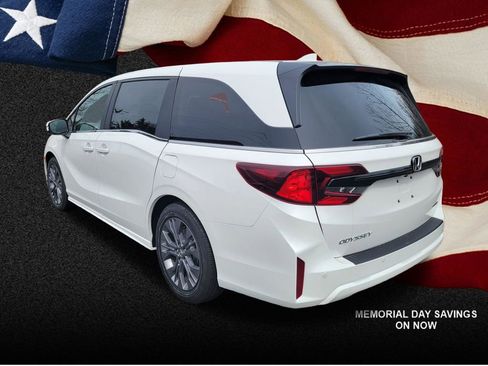 New 2026 Honda Odyssey Touring image 7