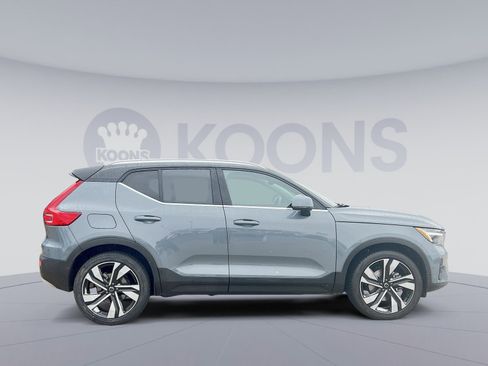 Certified 2023 Volvo XC40 B5 Ultimate w/ Protection Package Premier image 8