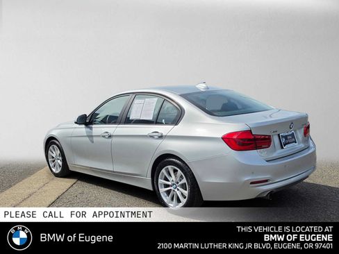 Used 2017 BMW 320i xDrive Sedan AWD/4WD image 5